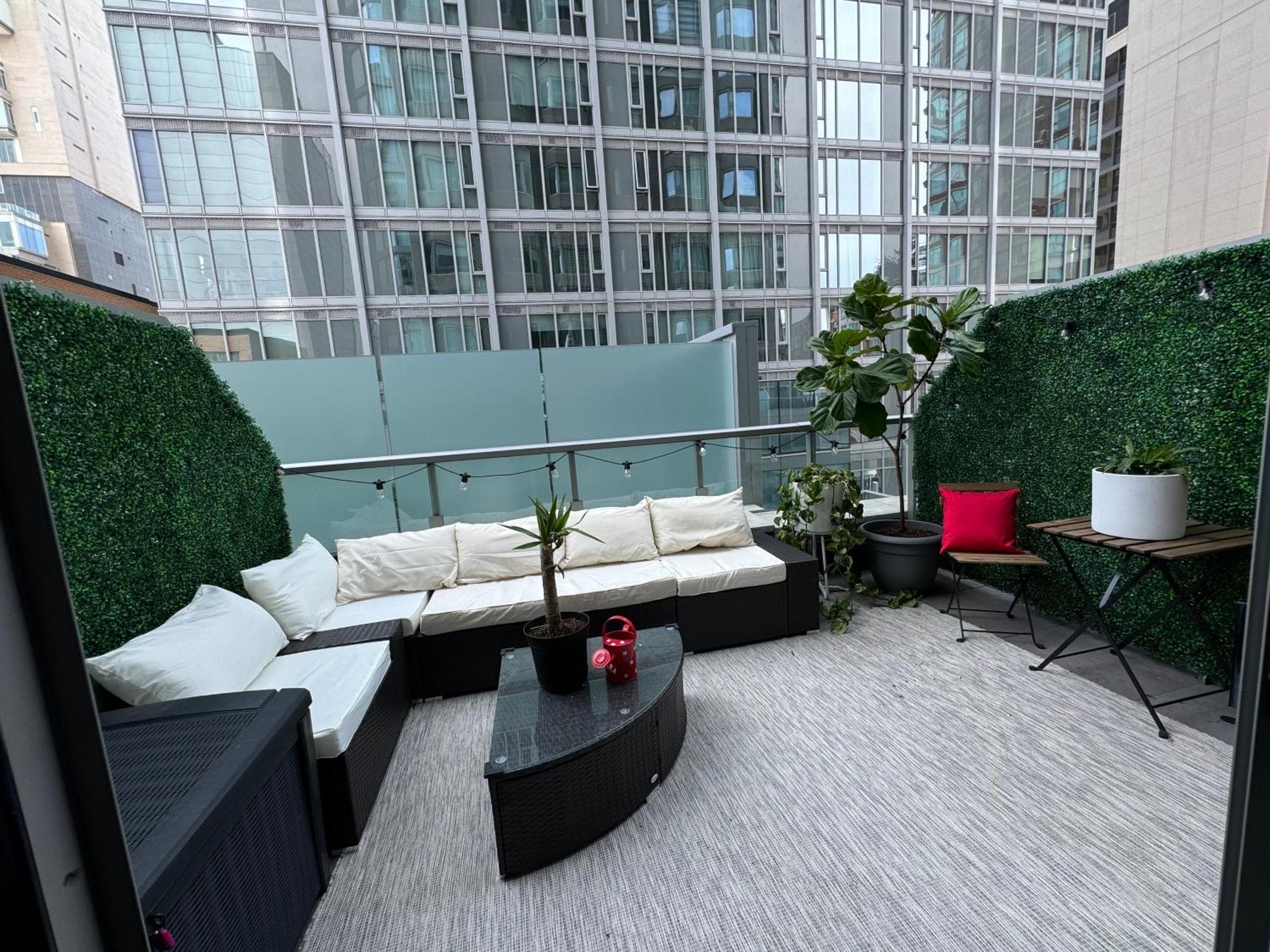 Yorkville Terrace * Toronto